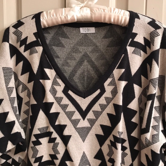 Oversized Aztec Sweater - Picture 2 of 4